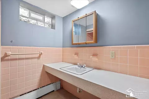 Bath - 1333 Riverview, Monroe, MI 48162 photo 4 of 4