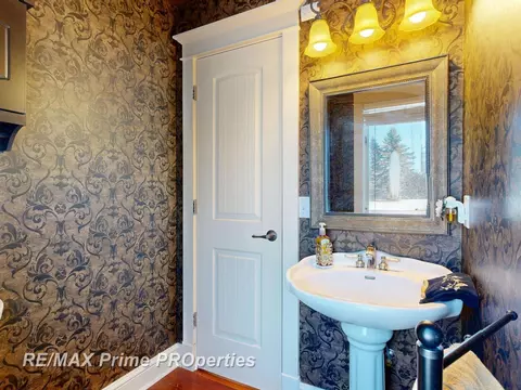 Bath - 2056 N Duffield, Flushing, MI 48433 photo 2 of 8