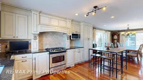 Kitchen - 2056 N Duffield, Flushing, MI 48433 photo 4 of 5