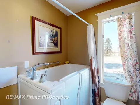 Bath - 2056 N Duffield, Flushing, MI 48433 photo 3 of 8