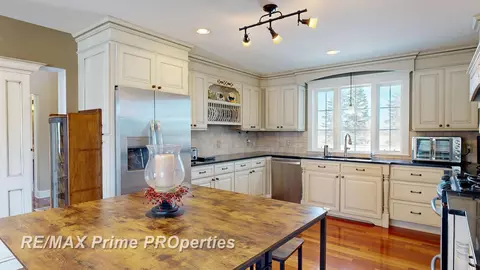 Kitchen - 2056 N Duffield, Flushing, MI 48433 photo 2 of 5