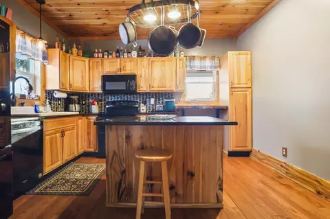 Kitchen - 6446 W Beard, Perry, MI 48872 photo 4 of 7