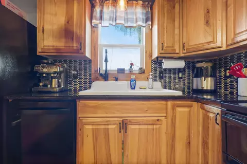 Kitchen - 6446 W Beard, Perry, MI 48872 photo 6 of 7