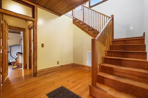 Entry Way - 6446 W Beard, Perry, MI 48872 photo 5 of 6
