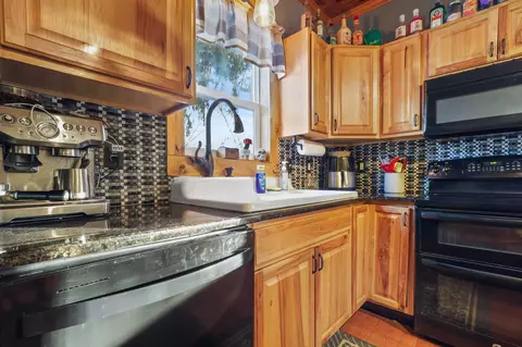 Kitchen - 6446 W Beard, Perry, MI 48872 photo 2 of 7