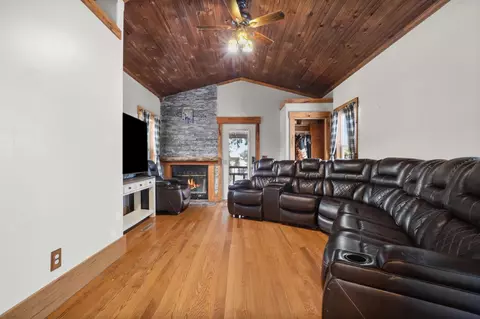 Living - 6446 W Beard, Perry, MI 48872 photo 2 of 2