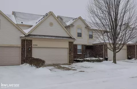45744 Limerick, Macomb, MI 48044 photo 2
