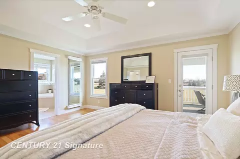 Bedroom - 4050 Hackett Rd, Saginaw, MI 48603 photo 2 of 5