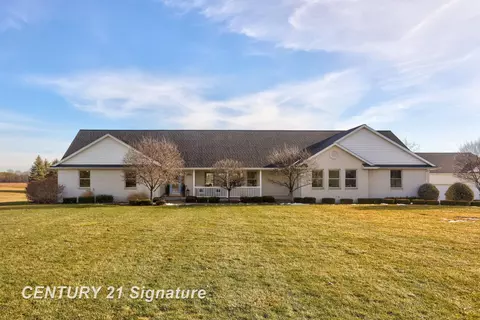 Exterior - 4050 Hackett Rd, Saginaw, MI 48603 photo 1 of 8