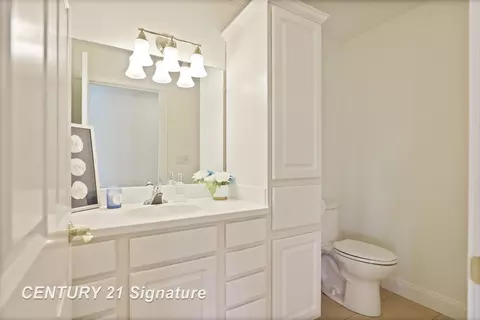 Bath - 4050 Hackett Rd, Saginaw, MI 48603 photo 6 of 7