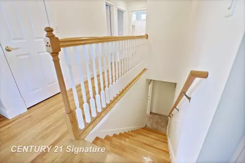 Entry Way - 4050 Hackett Rd, Saginaw, MI 48603 photo 7 of 9