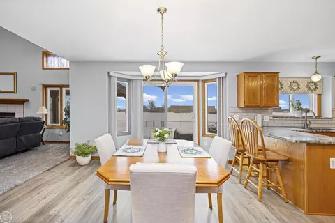 Dining - 21258 Fairfield, Macomb, MI 48044 photo 2 of 2