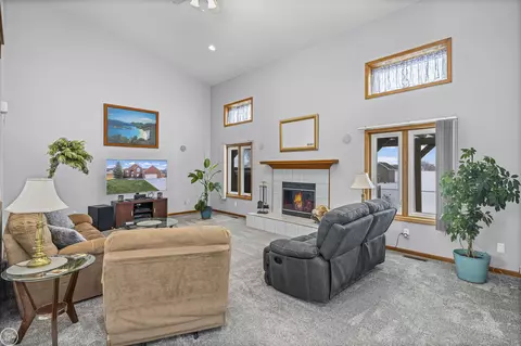 Living - 21258 Fairfield, Macomb, MI 48044 photo 1 of 2