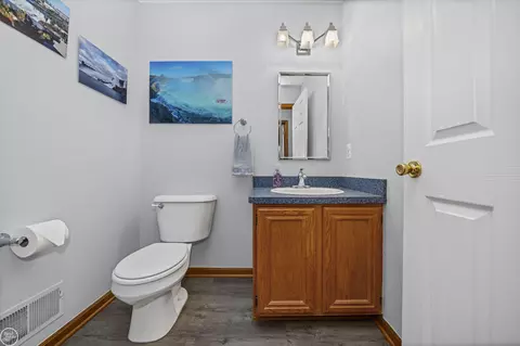 Bath - 21258 Fairfield, Macomb, MI 48044 photo 1 of 6