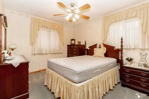 Bedroom - 1191 Mapleway, Temperance, MI 48182 photo 4 of 6