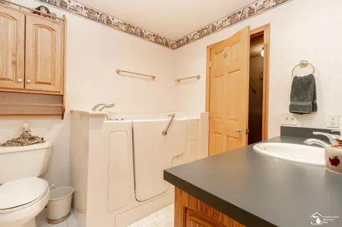 Bath - 1191 Mapleway, Temperance, MI 48182 photo 1 of 4