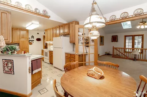 Kitchen - 1191 Mapleway, Temperance, MI 48182 photo 1 of 5