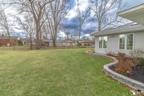 Exterior - 1191 Mapleway, Temperance, MI 48182 photo 5 of 10
