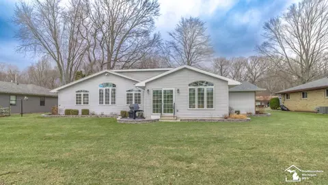 Exterior - 1191 Mapleway, Temperance, MI 48182 photo 3 of 10