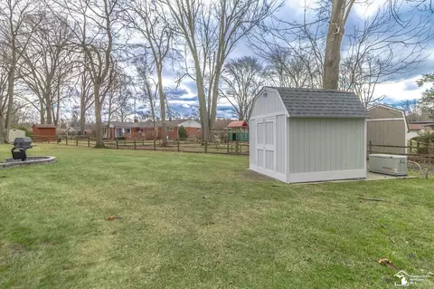 Exterior - 1191 Mapleway, Temperance, MI 48182 photo 9 of 10