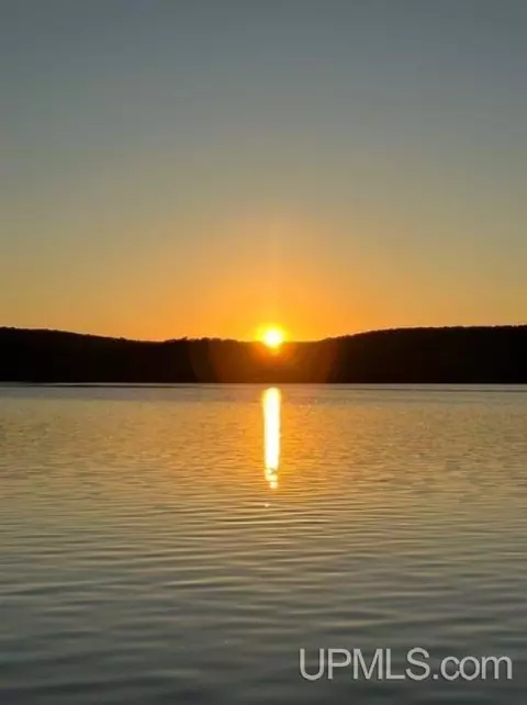 253 E Lake Emily, Crystal Falls, MI 49920