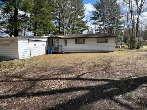 3738 Pineland Pt, Gladwin, MI 48624