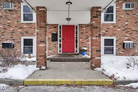 810 Holland # 8, Port Huron, MI 48060