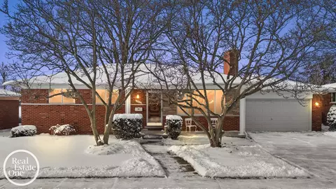 30615 Champine, Saint Clair Shores, MI 48082