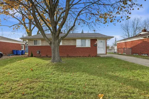 30045 N Iroquois, Warren, MI 48088