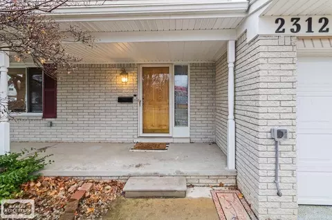 2312 Hillcrescent Dr, Troy, MI 48085