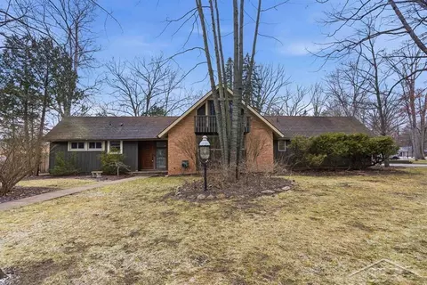 4905 Sturgeon Crk, Midland, MI 48640