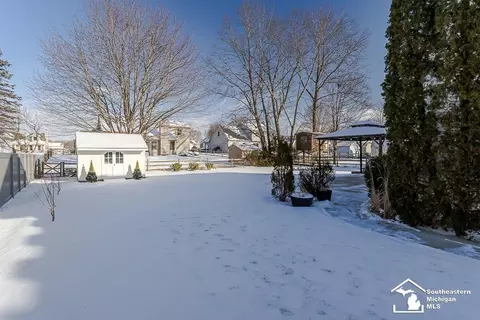 Exterior - 2234 Stirrup, Temperance, MI 48182 photo 5 of 9