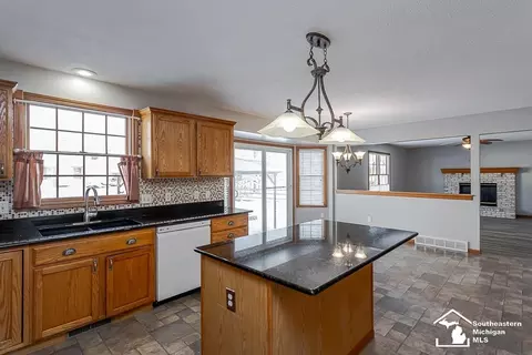 Kitchen - 2234 Stirrup, Temperance, MI 48182 photo 5 of 8