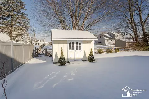 Exterior - 2234 Stirrup, Temperance, MI 48182 photo 6 of 9