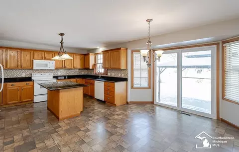 Kitchen - 2234 Stirrup, Temperance, MI 48182 photo 1 of 8