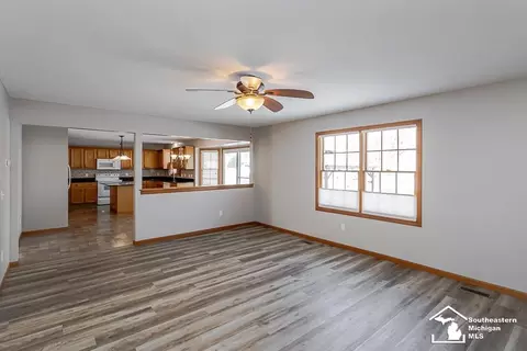 Living - 2234 Stirrup, Temperance, MI 48182 photo 4 of 4