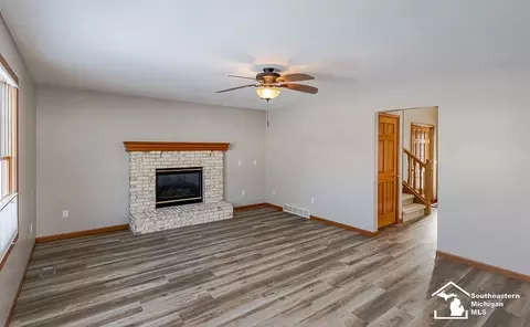 Living - 2234 Stirrup, Temperance, MI 48182 photo 2 of 4