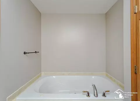Bath - 2234 Stirrup, Temperance, MI 48182 photo 3 of 5