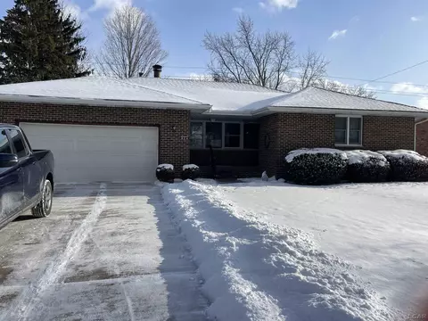 404 Mills, Saline, MI 48176 photo 2