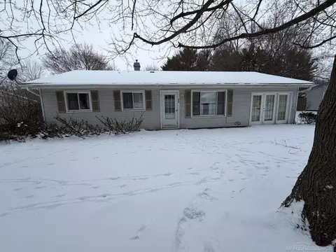 463 Wright, Jonesville, MI 49250