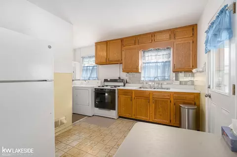 14358 Hendricks, Warren, MI 48089 photo 7