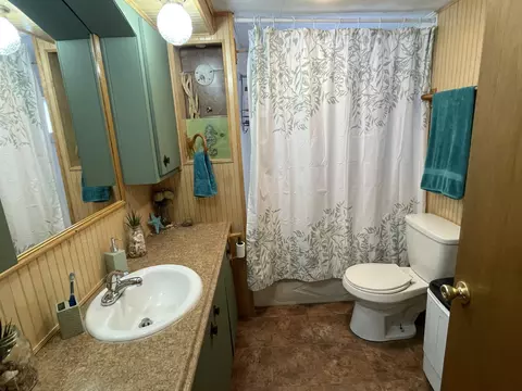 Bath - 6824 Keystone, Turner, MI 48765 photo 1 of 2