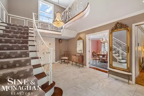 Entry Way - 286 Grosse Pointe, Grosse Pointe Farms, MI 48236 photo 2 of 9