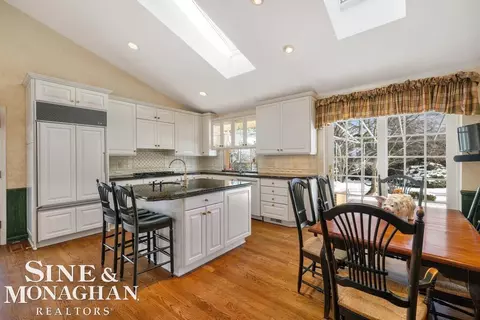 Kitchen - 286 Grosse Pointe, Grosse Pointe Farms, MI 48236 photo 1 of 7