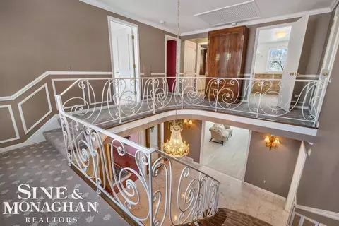 Entry Way - 286 Grosse Pointe, Grosse Pointe Farms, MI 48236 photo 6 of 9