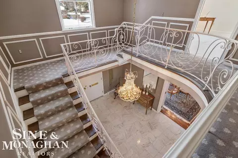 Entry Way - 286 Grosse Pointe, Grosse Pointe Farms, MI 48236 photo 7 of 9