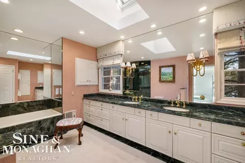 Bath - 286 Grosse Pointe, Grosse Pointe Farms, MI 48236 photo 2 of 7