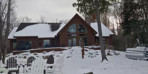 709 E Mullett, Indian River, MI 49749