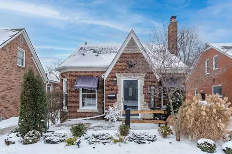 407 Kerby, Grosse Pointe Farms, MI 48236