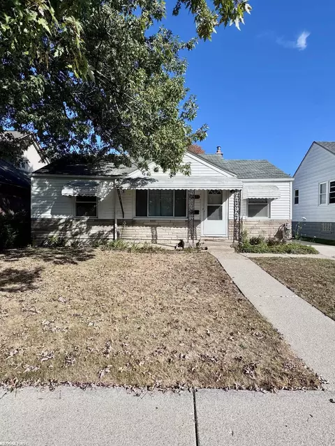 21527 Bon Heur, Saint Clair Shores, MI 48081